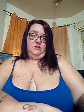 diosacurvy1984 online show from February 22, 9:44 am