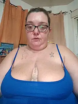 diosacurvy1984 online show from December 16, 8:40 am