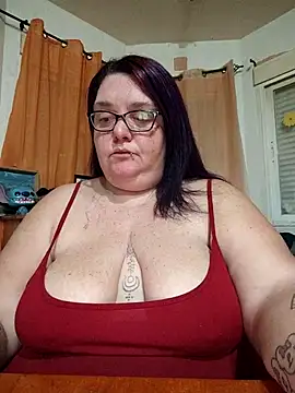 diosacurvy1984 online show from February 24, 7:20 am