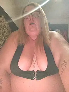 diosacurvy1984 online show from November 13, 11:19 pm