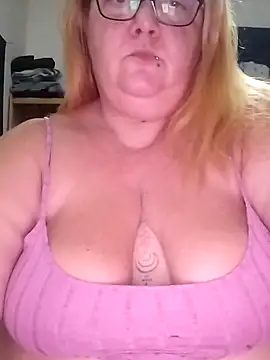 diosacurvy1984 online show from November 1, 10:58 pm