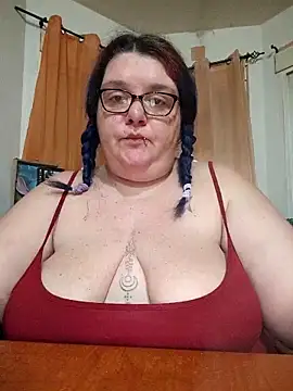 diosacurvy1984 online show from March 19, 7:52 am