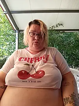 Snapshot of diosacurvy1984 chatting on July 8, 4:29 pm diosacurvy1984 online show from July 8, 4:29 pm