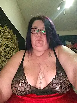 diosacurvy1984 online show from February 19, 11:12 pm