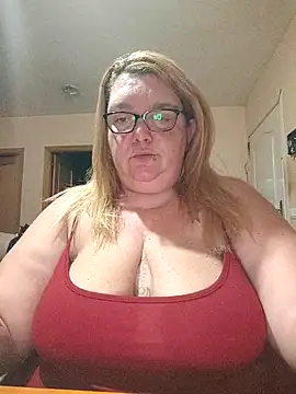 diosacurvy1984 online show from December 5, 8:02 am