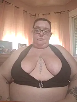 diosacurvy1984 online show from December 15, 10:43 am