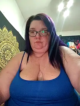 diosacurvy1984 online show from March 5, 10:37 pm