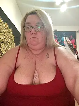 diosacurvy1984 online show from April 24, 9:50 pm