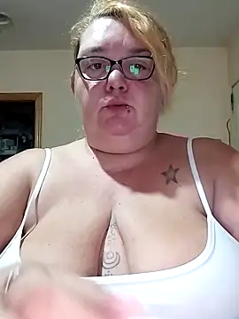 diosacurvy1984 online show from November 3, 7:13 am