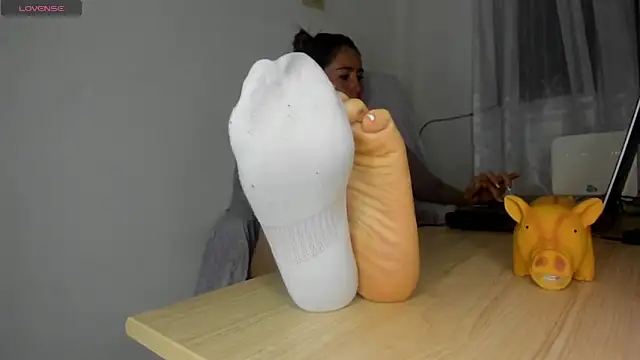 Snapshot of VioletParkker chatting on November 18, 3:32 am VioletParkker online show from November 18, 3:32 am