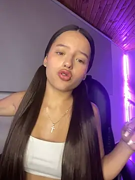 Sofia18 pinkk online show from April 5, 2:07 am