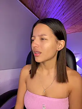 Sofia18 pinkk online show from May 24, 12:32 am