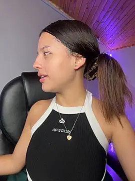 Sofia18 pinkk online show from February 23, 9:48 pm