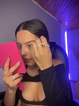 Sofia18 pinkk online show from April 10, 8:38 pm