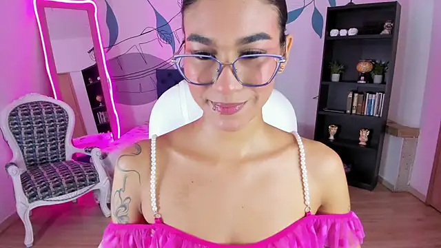 Dana Paula online show from February 18, 11:50 am