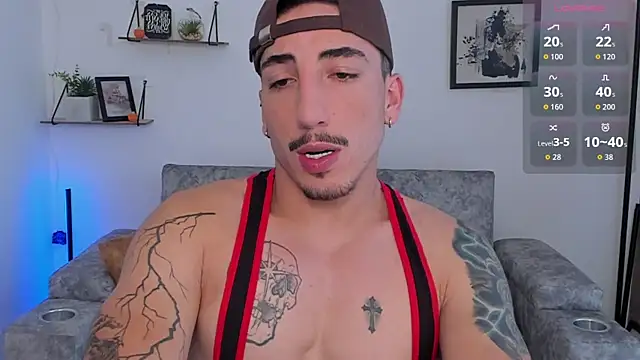 Snapshot of dylanspencer28 chatting on October 27, 7:37 pm dylanspencer28 online show from October 27, 7:37 pm