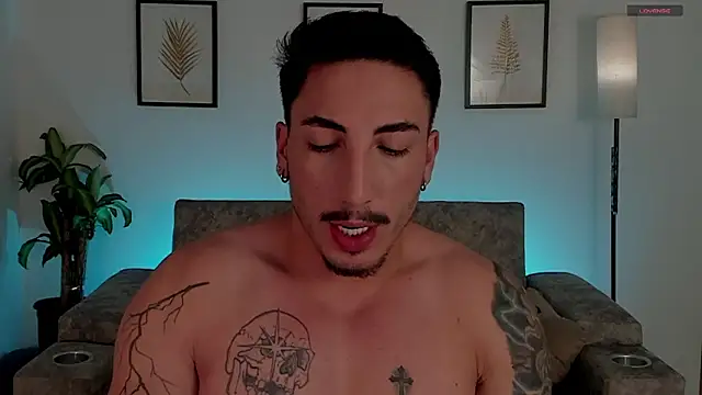 dylanspencer28 online show from March 11, 12:15 am