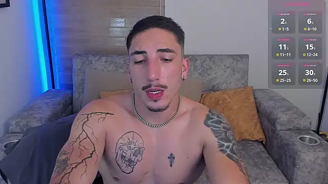 Snapshot of dylanspencer28 chatting on November 18, 12:26 am dylanspencer28 online show from November 18, 12:26 am