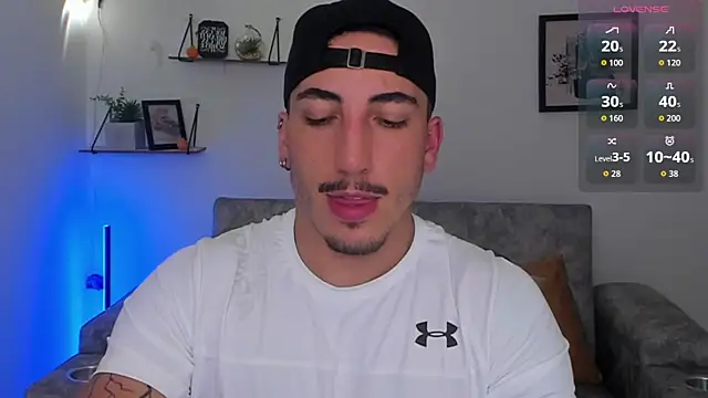 Snapshot of dylanspencer28 chatting on October 25, 3:06 am dylanspencer28 online show from October 25, 3:06 am