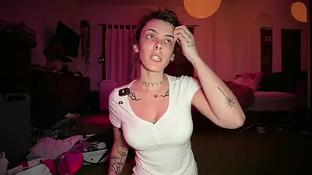 bunnierotten online show from March 3, 4:41 am