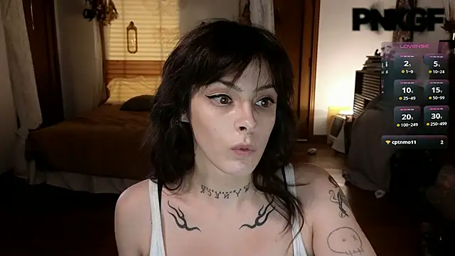 Snapshot of bunnierotten chatting on March 3, 3:27 am bunnierotten online show from March 3, 3:27 am