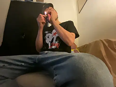 Snapshot of almighty_d chatting on January 16, 4:49 am almighty d online show from January 16, 4:49 am