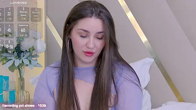 Snapshot of KiraBarlows chatting on October 26, 7:09 am KiraBarlows online show from October 26, 7:09 am