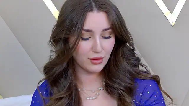 Snapshot of KiraBarlows chatting on March 8, 8:57 pm KiraBarlows online show from March 8, 8:57 pm