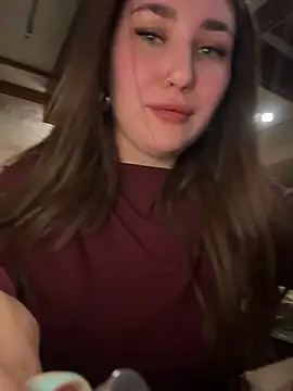 KiraBarlows online show from March 27, 6:42 pm