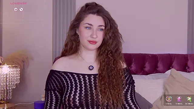 KiraBarlows online show from June 1, 5:40 am