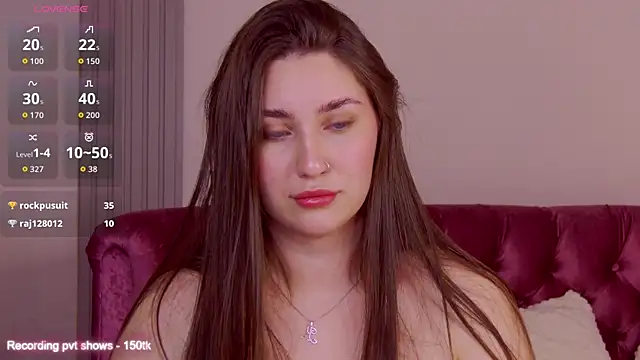 Snapshot of KiraBarlows chatting on November 6, 7:18 pm KiraBarlows online show from November 6, 7:18 pm