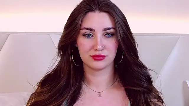 Snapshot of KiraBarlows chatting on March 23, 1:31 am KiraBarlows online show from March 23, 1:31 am