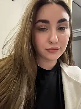 KiraBarlows online show from February 18, 9:00 pm