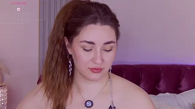 KiraBarlows online show from May 17, 8:53 pm