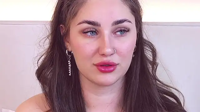 Snapshot of KiraBarlows chatting on March 22, 4:14 am KiraBarlows online show from March 22, 4:14 am