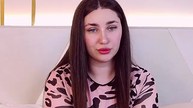 Snapshot of KiraBarlows chatting on March 6, 1:05 am KiraBarlows online show from March 6, 1:05 am