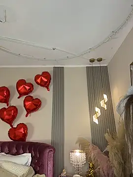 KiraBarlows online show from March 3, 7:43 pm