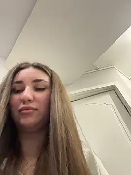 KiraBarlows online show from March 13, 7:41 pm