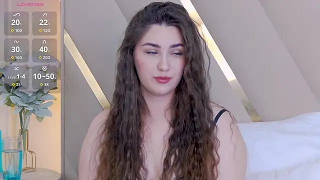 Snapshot of KiraBarlows chatting on October 8, 8:42 pm KiraBarlows online show from October 8, 8:42 pm