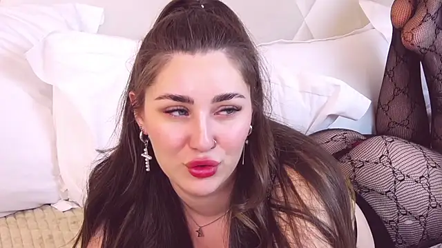 Snapshot of KiraBarlows chatting on March 22, 1:11 am KiraBarlows online show from March 22, 1:11 am