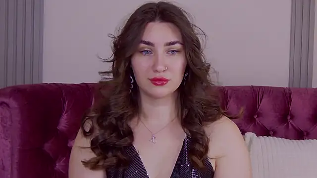 Snapshot of KiraBarlows chatting on November 12, 8:45 pm KiraBarlows online show from November 12, 8:45 pm