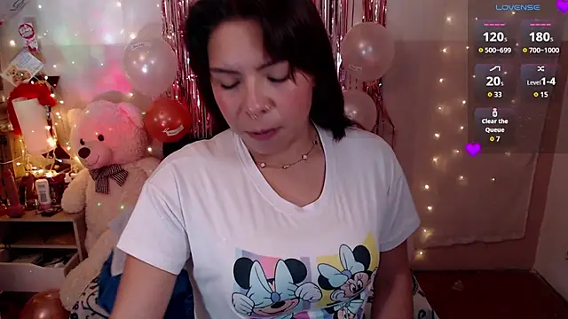 Snapshot of cute_bunny95 chatting on October 6, 12:50 pm cute bunny95 online show from October 6, 12:50 pm