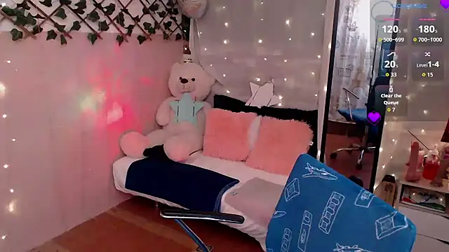 Snapshot of cute_bunny95 chatting on October 10, 11:44 am cute bunny95 online show from October 10, 11:44 am