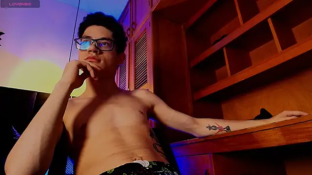 wolfandsky online show from November 3, 1:15 pm