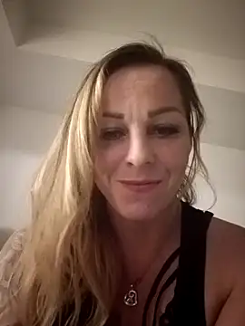 KittzyKat online show from January 18, 2:58 am