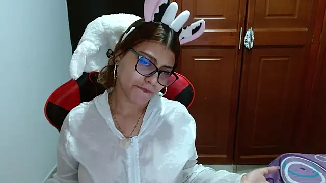 Snapshot of Eyfy_bbs chatting on October 30, 10:06 pm Eyfy bbs online show from October 30, 10:06 pm