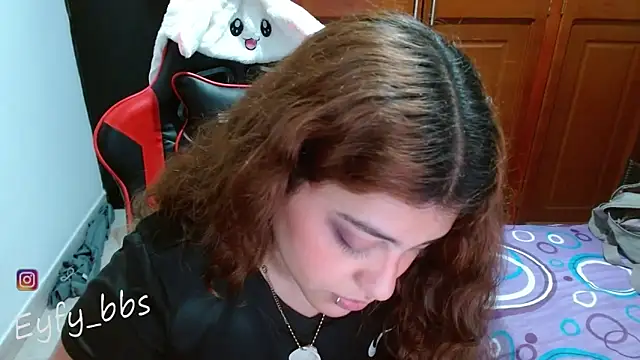 Snapshot of Eyfy_bbs chatting on November 20, 9:47 pm Eyfy bbs online show from November 20, 9:47 pm