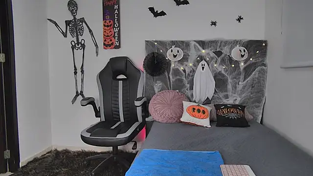 Snapshot of AmandaBrooks_18 chatting on October 7, 5:52 am AmandaBrooks 18 online show from October 7, 5:52 am