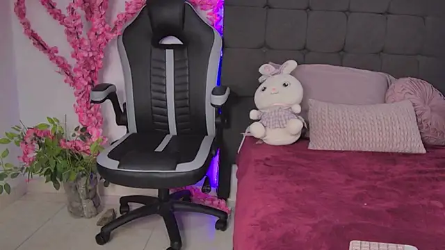 AmandaBrooks 18 online show from November 25, 2:01 am