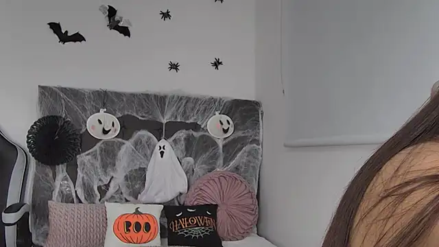 Snapshot of AmandaBrooks_18 chatting on October 11, 1:06 am AmandaBrooks 18 online show from October 11, 1:06 am